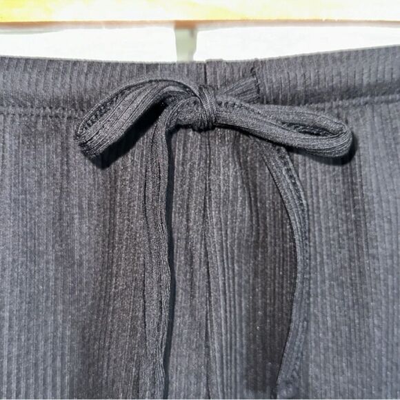 Juicy Couture M Black Beaded Ribbed Knit Short Sleeve Top & Shorts PJ Set - Picture 7 of 9